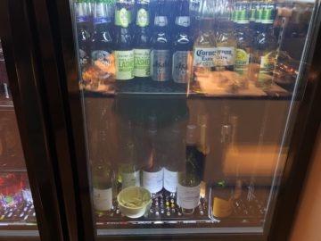 singapore airlines silverkris lounge brisbane bier brut wein