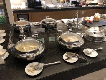 singapore airlines silverkris lounge hong kong buffett