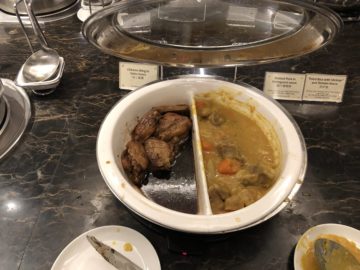 singapore airlines silverkris lounge hong kong chicken wing