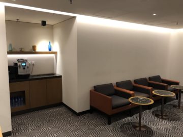 singapore airlines silverkris lounge hong kong eingangsbereich dahinter