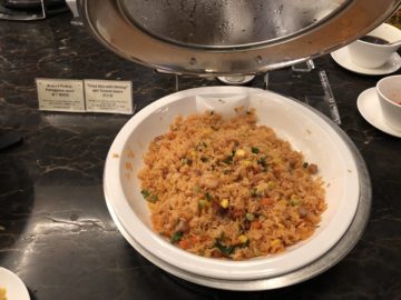 singapore airlines silverkris lounge hong kong fried rice