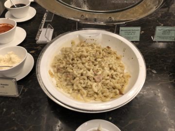 singapore airlines silverkris lounge hong kong macaroni