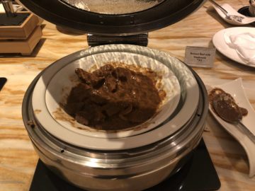 singapore airlines silverkris lounge terminal 2 braised beef