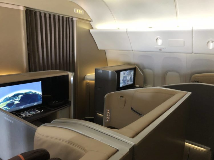 singapore airlines first class 777 kabine