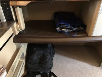singapore airlines first class 777 staufach unten