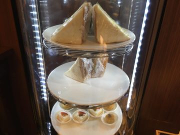 singapore krisflyer gold lounge terminal3 sandwiches2