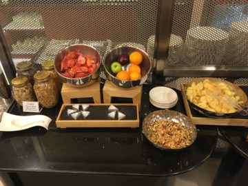 singapore krisflyer gold lounge terminal3 snacksobst