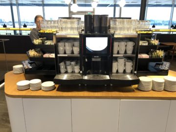 swiss business lounge zurich e gates kaffemaschine