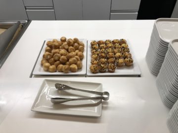 swiss business lounge zurich e gates muffins