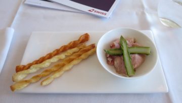 swiss first class boeing 777 300er essen vorspeise