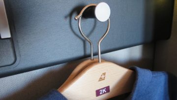 swiss first class boeing 777 300er schrank 4