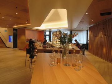 swiss first class lounge zuerich a bar 1