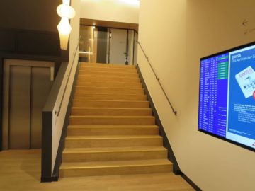 swiss first class lounge zuerich a treppe