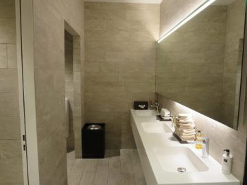 swiss first class lounge zuerich a wc 2