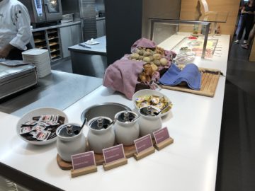 swiss senator lounge zurich a gates brotaufstrich