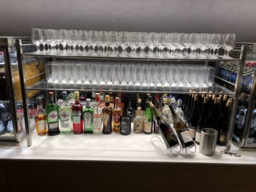 swiss senator lounge zurich a gates hochprozentiger alkohol