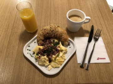 swiss senator lounge zurich a gates ruehrei