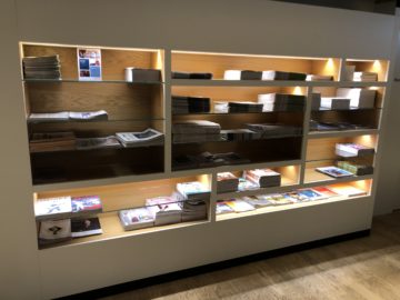 swiss senator lounge zurich a gates zeitschriften