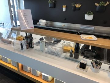 swiss senator lounge zuerich airport gates e spiegelei