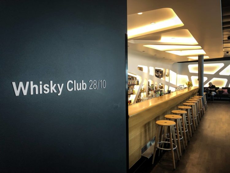 swiss senator lounge zuerich airport gates e whisky club 2810