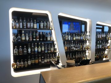 swiss senator lounge zuerich airport gates e whiskyauswahl