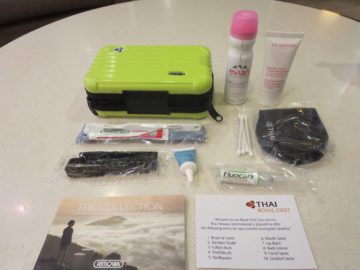 thai airways first class boeing 747 amenity kit 3