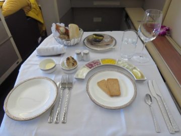 thai airways first class boeing 747 kaviar 1
