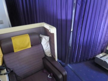 thai airways first class boeing 747 mittelsitze 4