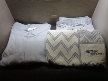 thai airways first class boeing 747 pyjama