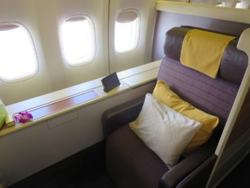 thai airways first class boeing 747 sitz 2