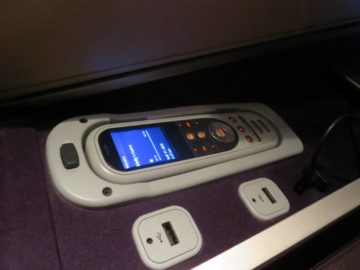 thai airways first class boeing 747 stauraum 3
