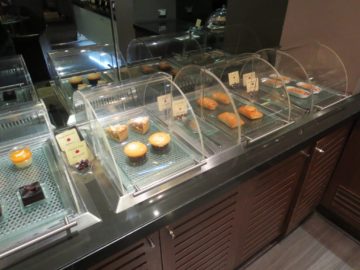 thai airways first class lounge bangkok buffet 3