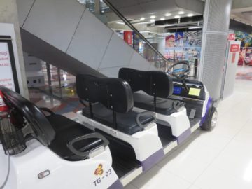 thai airways first class lounge bangkok buggy 1