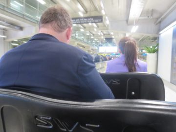 thai airways first class lounge bangkok buggy 3