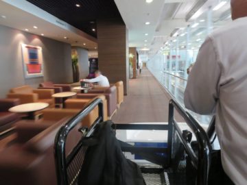 thai airways first class lounge bangkok buggy 6