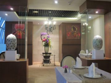 thai airways first class lounge bangkok diningroom 3