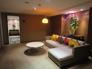 thai airways first class lounge bangkok wc 5