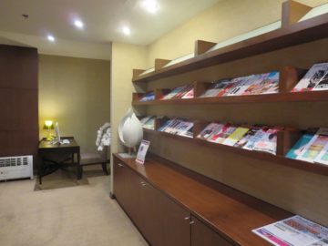 thai airways first class lounge bangkok zeitschriftenecke 1