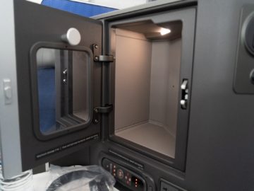 united airlines business class boeing 787 10 staufach rechts 1
