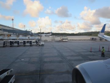 united island hopper landeanflug guam 6
