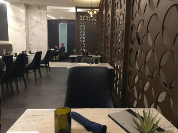 united polaris lounge los angeles dining room 2